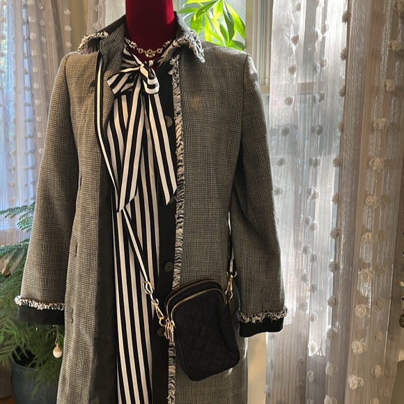 Not guilty of anything but looking beautiful! - Picture 5 of 8